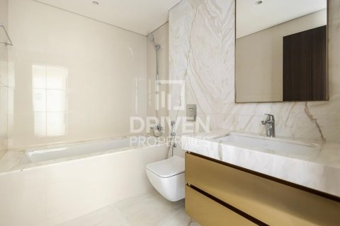 Apartment de 4 dormitorios en EMAAR Beachfront, UAE No. 85784 9