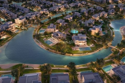 Villa de 4 dormitorios en Dubai, UAE No. 168326 9