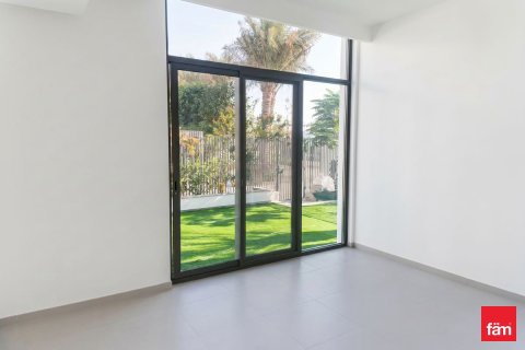 Townhouse de 4 dormitorios en Dubai, UAE No. 163602 4
