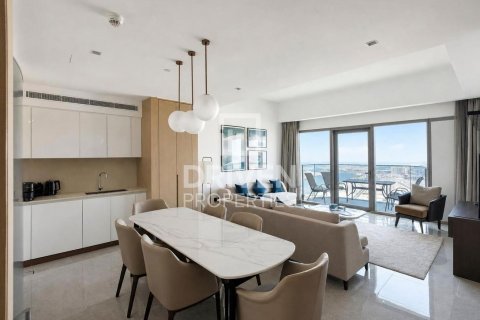 Apartment de 3 dormitorios en Address Harbour Point, UAE No. 204739