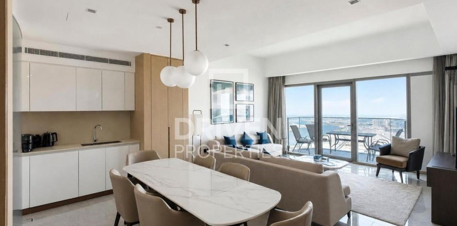 Apartment de 3 dormitorios en Address Harbour Point, UAE No. 204739