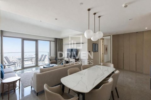 Apartment de 3 dormitorios en Address Harbour Point, UAE No. 204739 3