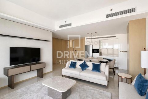 Apartment de 3 dormitorios en Address Harbour Point, UAE No. 204739 4