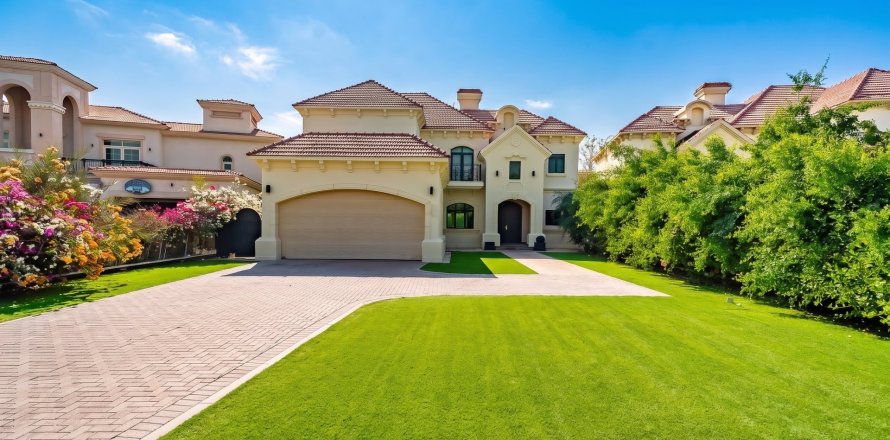 Villa de 4 chambres à Jumeirah Islands, UAE No. 156486