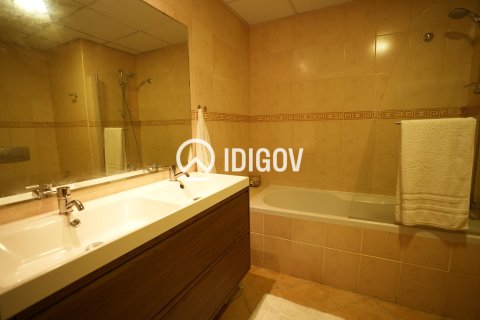 Квартира с 2 спальнями в Дубай Марина, ОАЭ №184860 24