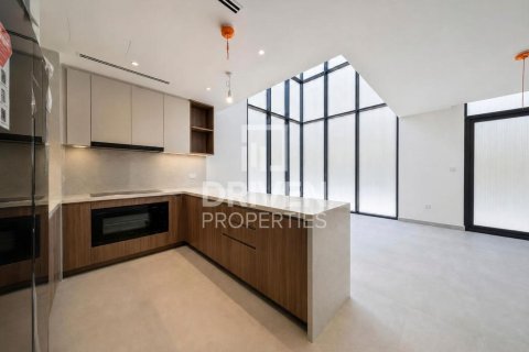 4 bedrooms Villa in Mudon, UAE No. 192557 17