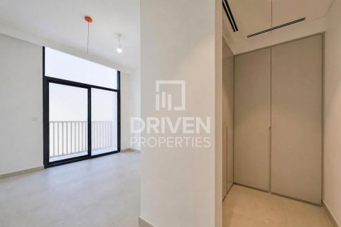 4 bedrooms Villa in Mudon, UAE No. 192557 11