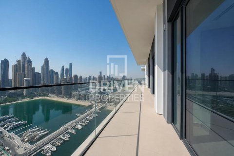 Penthouse de 4 chambres à EMAAR Beachfront, UAE No. 204627 29