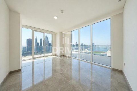 Penthouse de 4 chambres à EMAAR Beachfront, UAE No. 204627 9