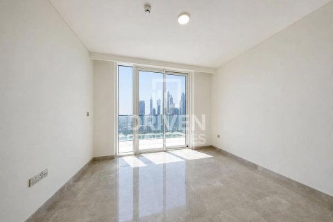Penthouse de 4 chambres à EMAAR Beachfront, UAE No. 204627 12