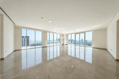 Penthouse de 4 chambres à EMAAR Beachfront, UAE No. 204627 3
