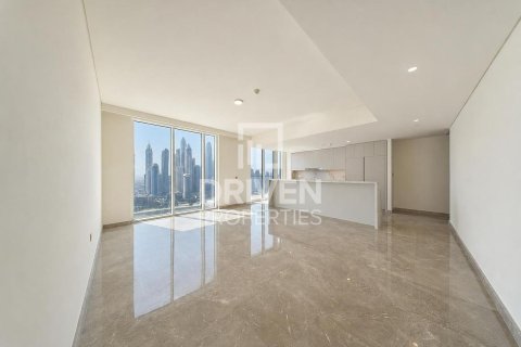 Penthouse de 4 chambres à EMAAR Beachfront, UAE No. 204627 6