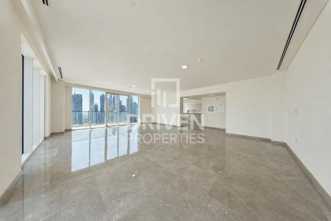 Penthouse de 4 chambres à EMAAR Beachfront, UAE No. 204627 7