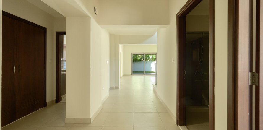 5 bedrooms Villa in Lila, UAE No. 208639