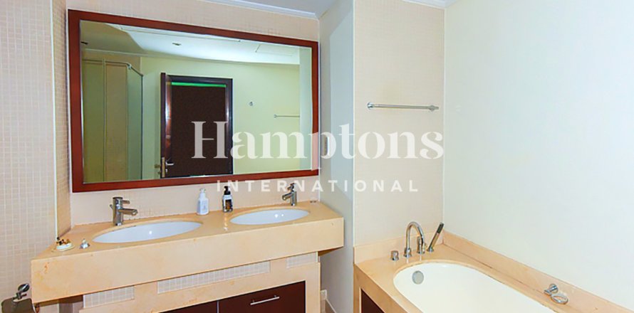 2 bedrooms Apartment in The Address Dubai Marina, UAE No. 166273