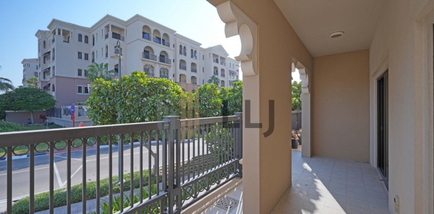 Квартира с 3 спальнями  №131521