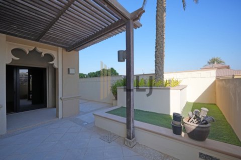 Квартира с 3 спальнями  №131521 33