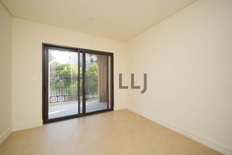 Квартира с 3 спальнями  №131521 17