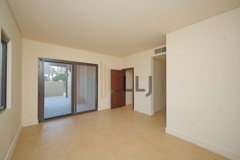 Квартира с 3 спальнями  №131521 26