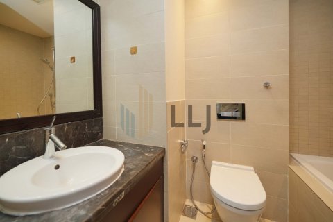 Квартира с 3 спальнями  №131521 15