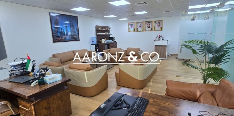 101مربع، مكتب في الخليج التجاري, الإمارات العربية المتحدة رقم 144078