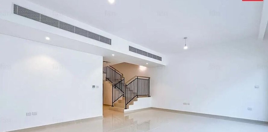 3 bedrooms Townhouse in Dubai, UAE No. 168860