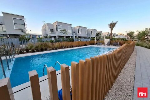 2 bedrooms Townhouse in Dubai, UAE No. 168857 6