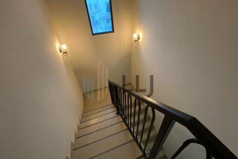 Villa de 3 dormitorios en Abu Dhabi, UAE No. 102045 7