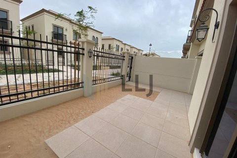 Villa de 3 dormitorios en Abu Dhabi, UAE No. 102045 4