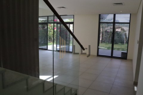 Villa de 5 dormitorios en  Yas Island, UAE No. 102044 8