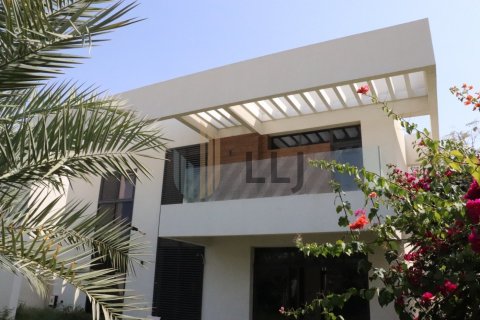 Villa de 5 dormitorios en  Yas Island, UAE No. 102044 3