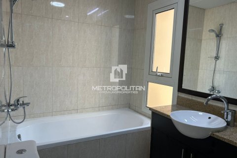 Apartment de 3 dormitorios en Dubai Production City (IMPZ), UAE No. 79009 8