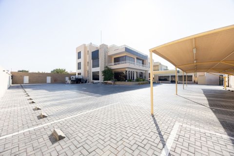12 غرفة نوم  فيلا في مدينة خليفة, الإمارات العربية المتحدة رقم 62376 3