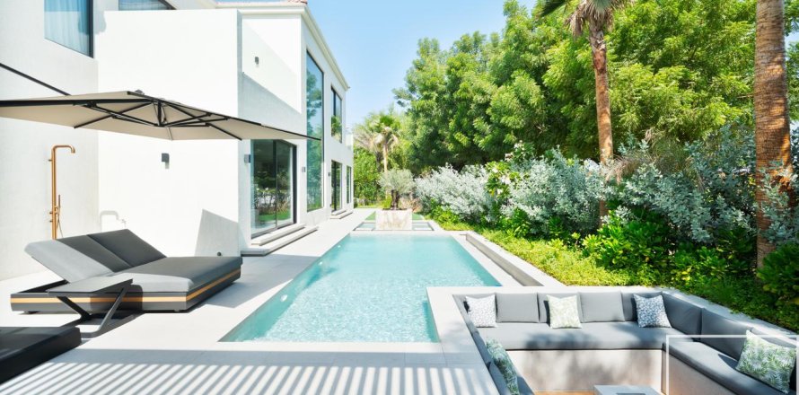 Вилла с 5 спальнями в Jumeirah Islands, ОАЭ №136394