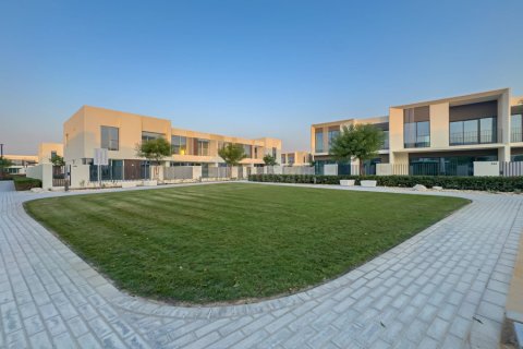 Townhouse de 4 dormitorios en The Valley, UAE No. 163065 6