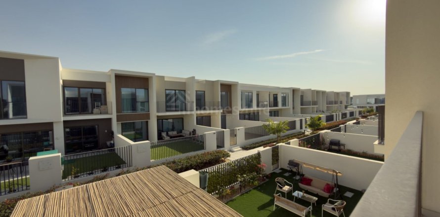 Townhouse de 4 dormitorios en The Valley, UAE No. 163065