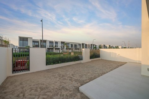 Townhouse de 4 dormitorios en The Valley, UAE No. 163065 3