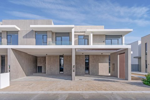 Townhouse de 4 dormitorios en Ruba, UAE No. 163069