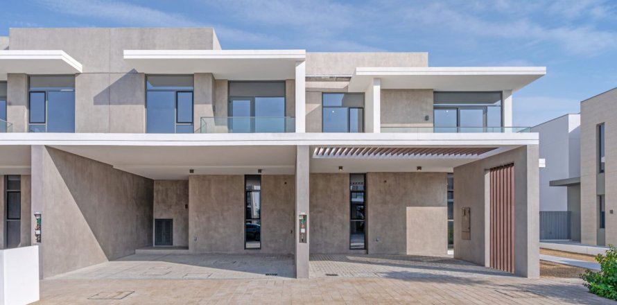 Townhouse de 4 dormitorios en Ruba, UAE No. 163069