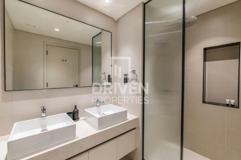 Квартира с 2 спальнями в EMAAR Beachfront, ОАЭ №137702 7