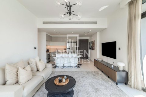 Квартира с 2 спальнями в EMAAR Beachfront, ОАЭ №137702 18