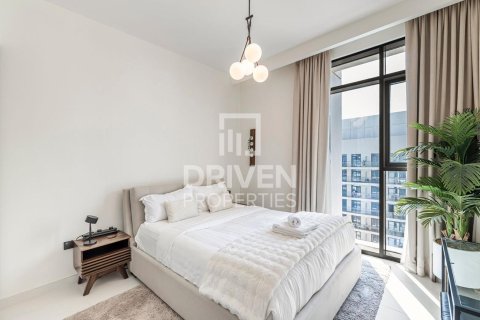 Квартира с 2 спальнями в EMAAR Beachfront, ОАЭ №137702 14