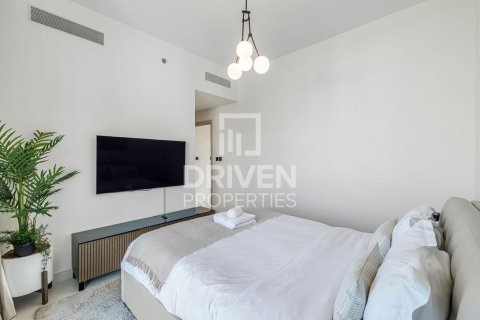 Квартира с 2 спальнями в EMAAR Beachfront, ОАЭ №137702 12
