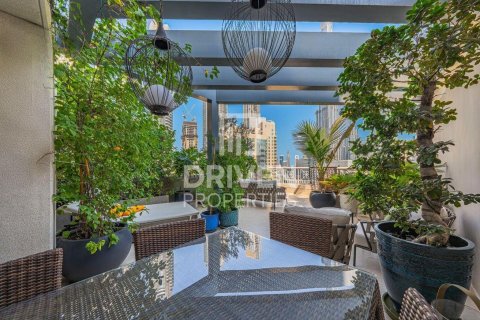 2 bedrooms Apartment in 29 Burj Boulevard, UAE No. 137701 3