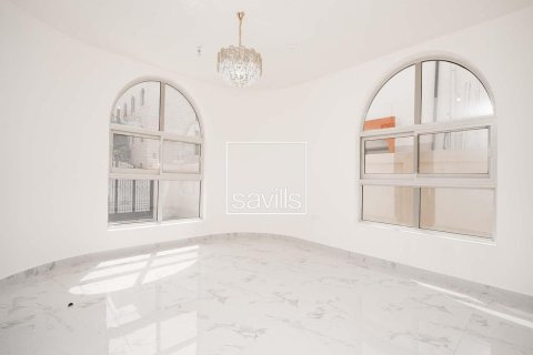 Villa de 6 dormitorios en Muroor Area, UAE No. 203810 3