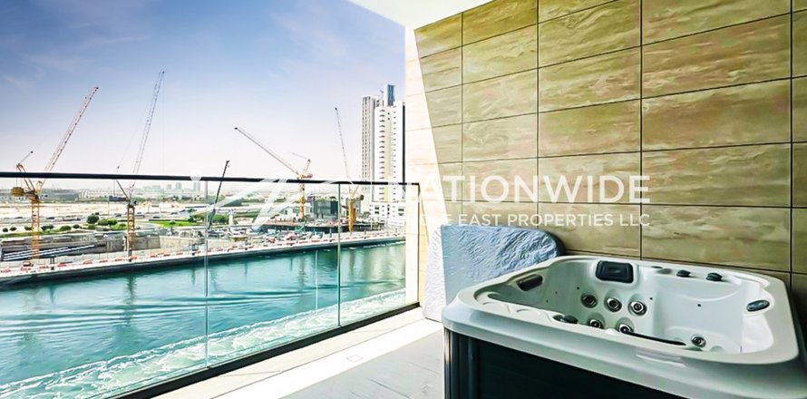 Apartment de 2 dormitorios en Dubai, UAE No. 104983