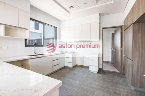 5 bedrooms Villa in Al Furjan, UAE No. 104984 48