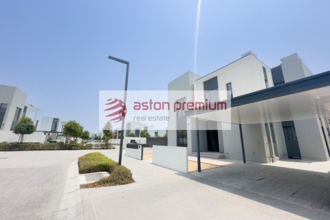 5 bedrooms Villa in Al Furjan, UAE No. 104984 22