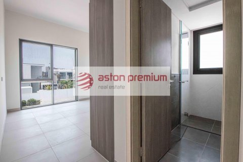 5 bedrooms Villa in Al Furjan, UAE No. 104984 40