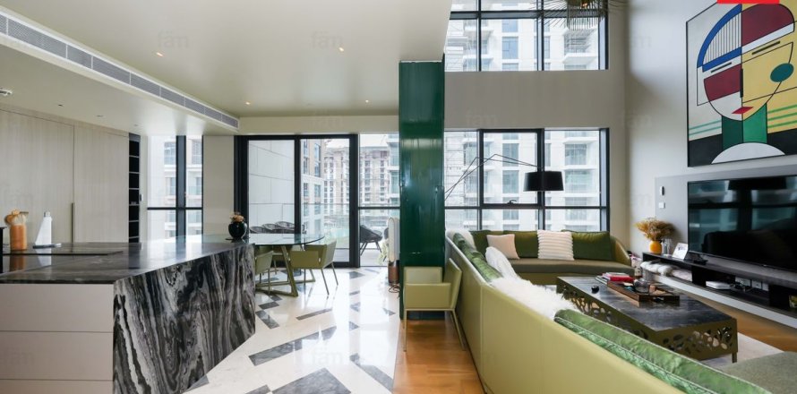 Apartment de 4 dormitorios en Al Wasl, UAE No. 127331